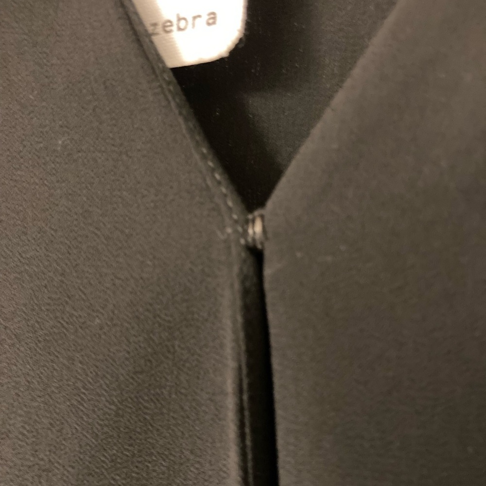 Black Wrap surplice front tie top v neck. Perfect for work! - Picture 4 of 9
